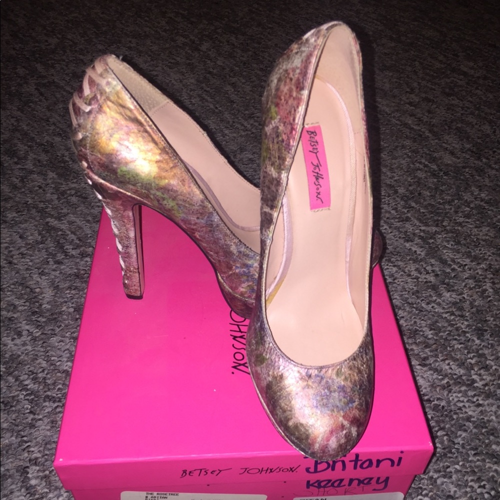 Betsey Johnson Floral Pumps